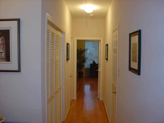 Building Photo - 2108 Gillette St