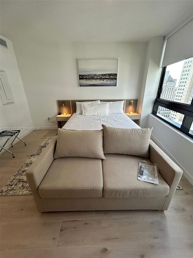 Building Photo - 225 N Miami Ave