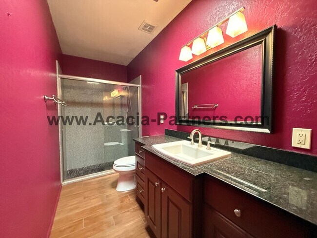 Building Photo - Stunning Two Bedroom with Den