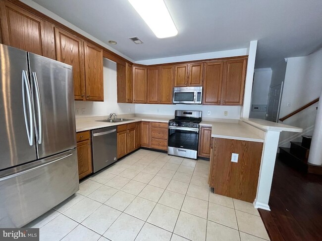 Building Photo - 26 Normandy Dr