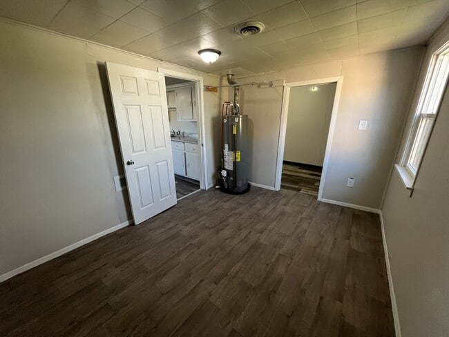 Building Photo - 1139 Perrot St