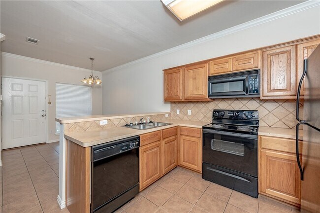 Building Photo - 1001 Krenek Tap Rd