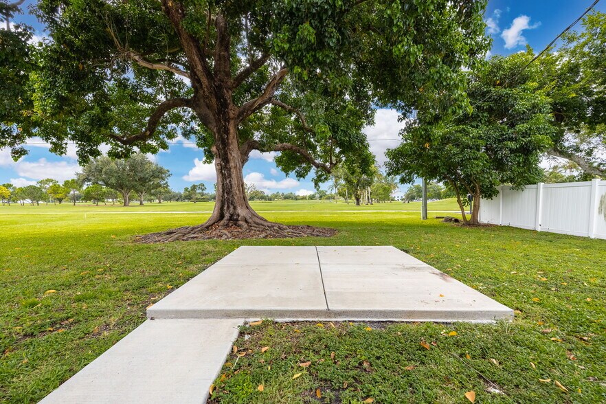 Building Photo - 1442 Olmeda Way