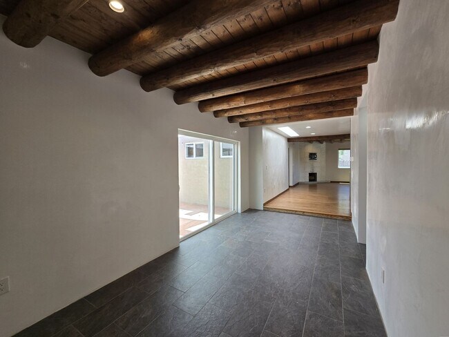 Building Photo - 127 Sereno Dr