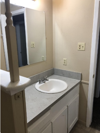 Building Photo - 218 Kansas St