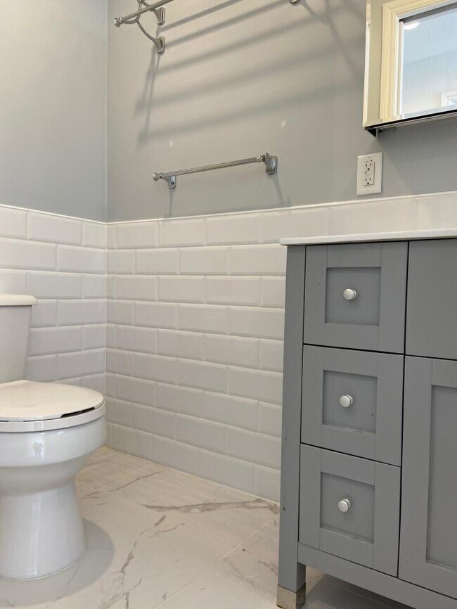 Building Photo - 1 bedroom in San Francisco CA 94112