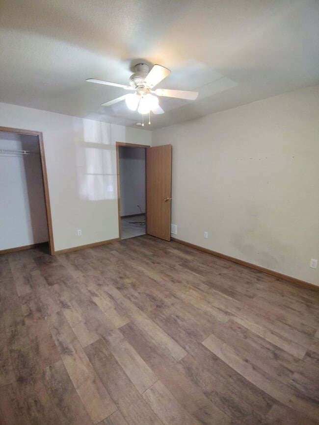 Building Photo - 2 bedroom, 1 bathroom apartment in Wickliffe