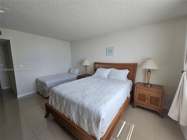 Building Photo - 2501 S Ocean Dr