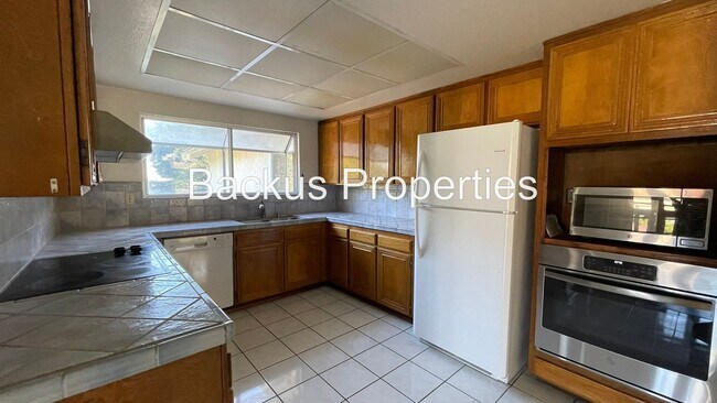 Building Photo - 18725 Vasquez Ct