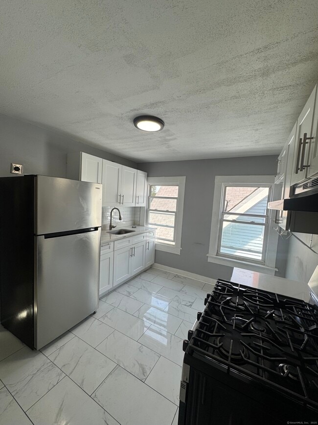 Primary Photo - 146 Farren Ave