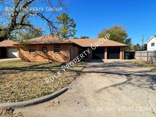 Building Photo - Lovely Brick Home in NW OKC near Lake Hefner