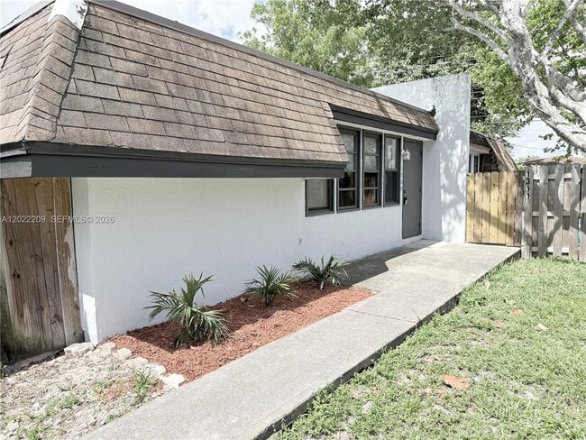 Building Photo - 1309 NW 8th Ave