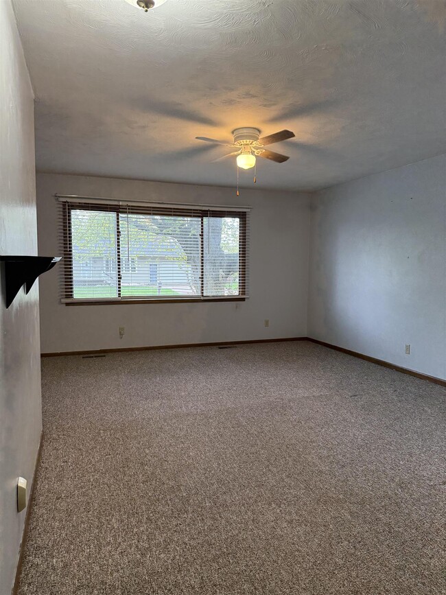 Building Photo - 204 S Buchanan St