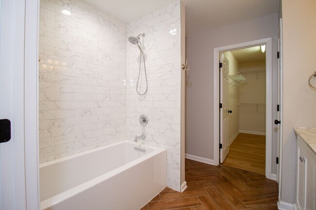 Building Photo - 4 bedroom home in Ballantyne