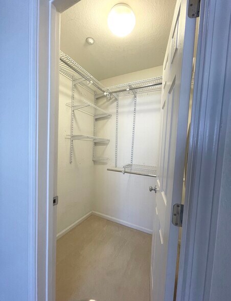 Master bedroom closet - 27 Meritage Cmn