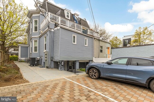 Building Photo - 909 Webster St NW