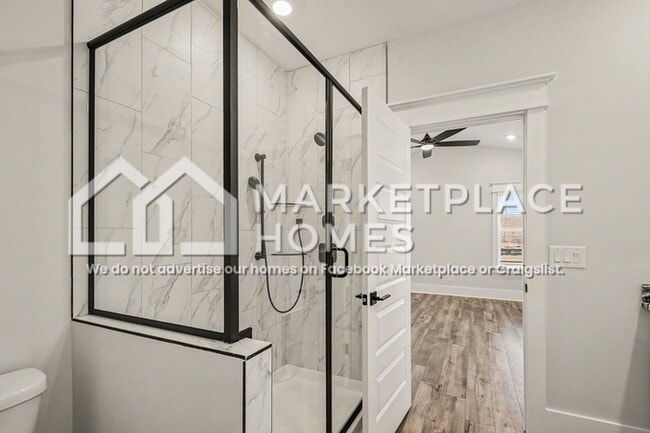 Building Photo - 517 Kingwood Ln