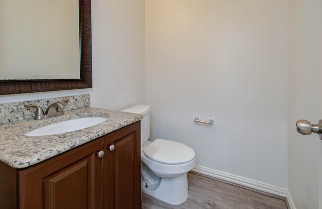 Building Photo - 22314 Mosshall Ct