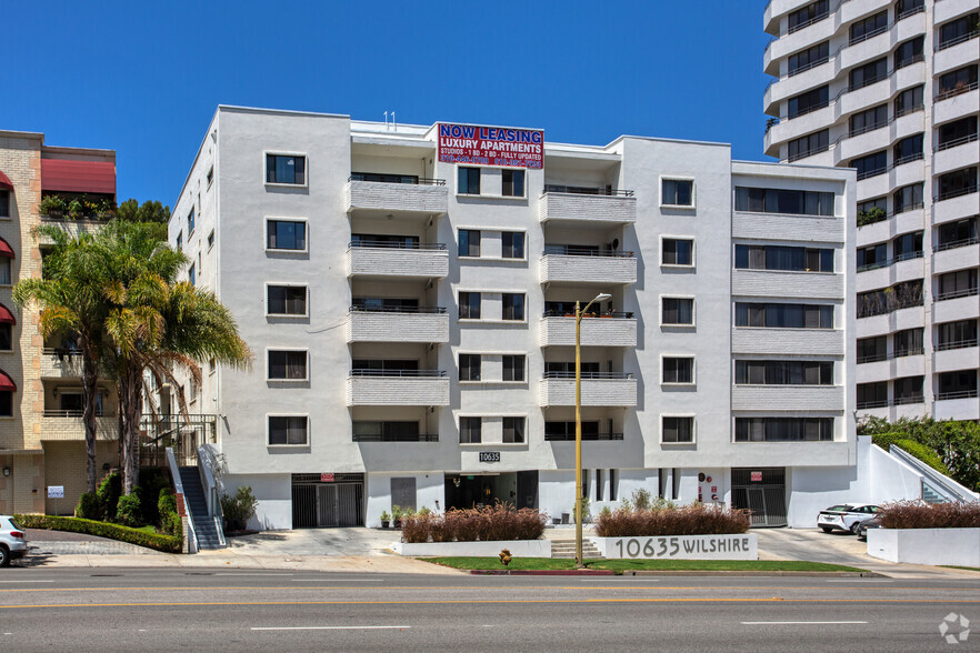 Building Photo - 10635 Wilshire