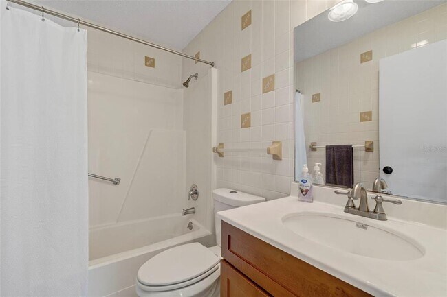 Building Photo - 2700 Bayshore Blvd