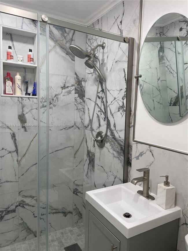 Building Photo - 3500 SW 36th St