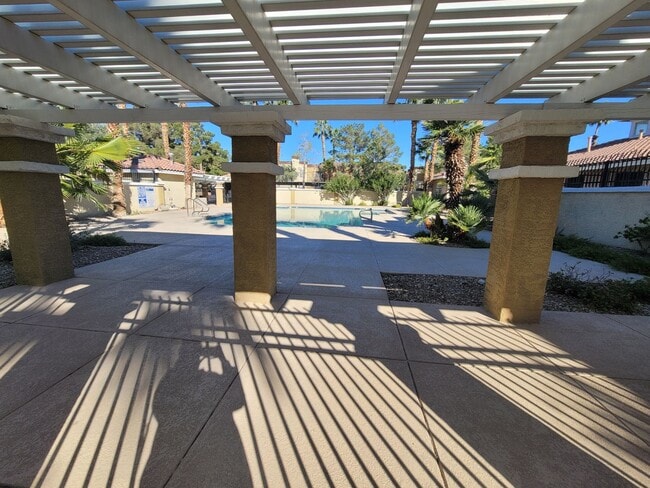 Building Photo - 2801 N Rainbow Blvd