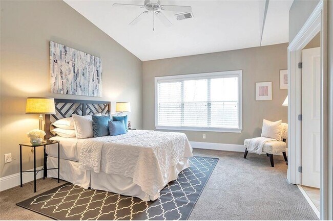 Building Photo - 5408 Glenridge Cove NE