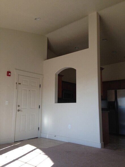Building Photo - 179 W Springview Dr