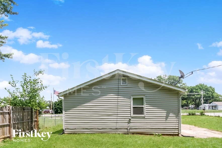 Building Photo - 2752 S Rybolt Ave