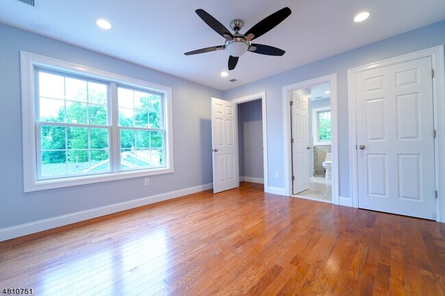 Building Photo - 9 Spalding Dr