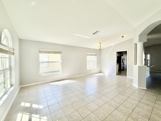 Building Photo - 4768 Ridgemoor Cir