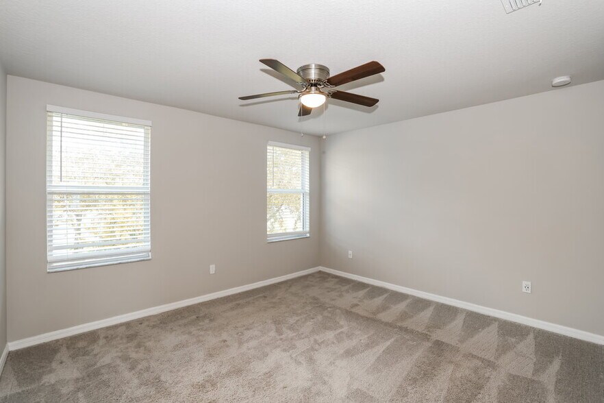 Building Photo - 3557 San Bernardino Way