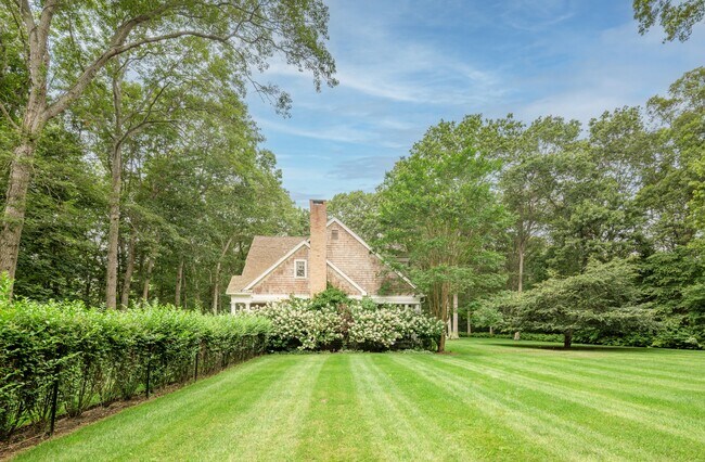 Building Photo - 147 Wainscott Harbor Rd