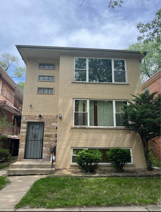 Building Photo - 13913 S Wentworth Ave