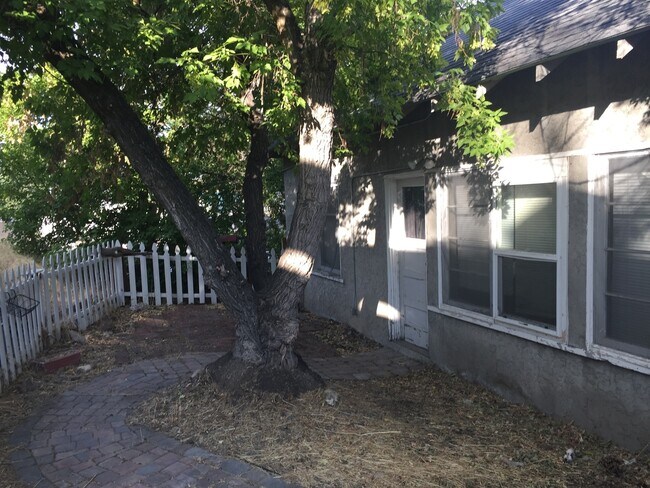 Building Photo - 575 1/2 5th Street