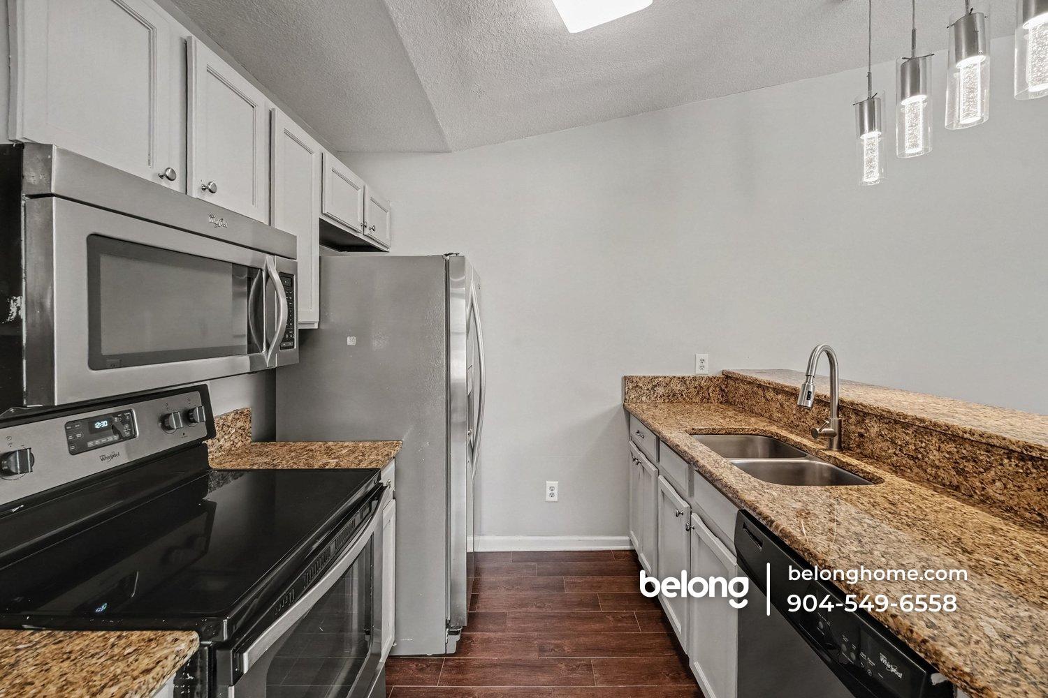 Building Photo - 7641 Rain Forest Dr N