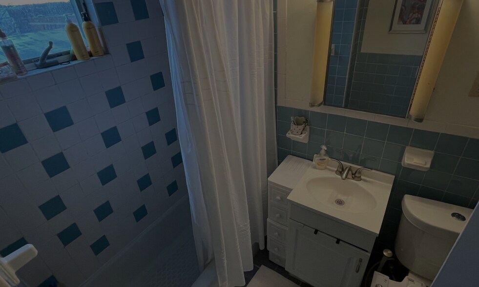 Building Photo - 81 Clarendon Ave