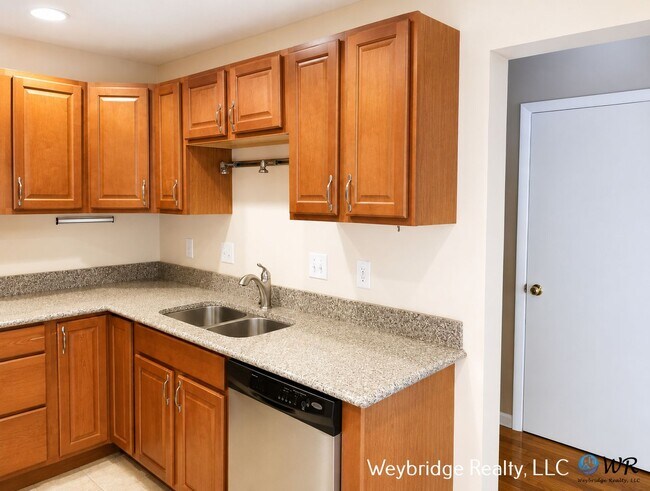 Building Photo - 9821 Timbers Dr