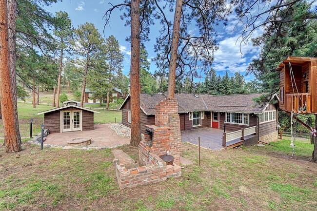 Building Photo - Great Home on Douglas Park, near Downtown ...