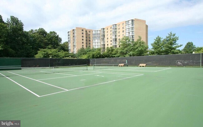 Building Photo - 3215 S Leisure World Blvd