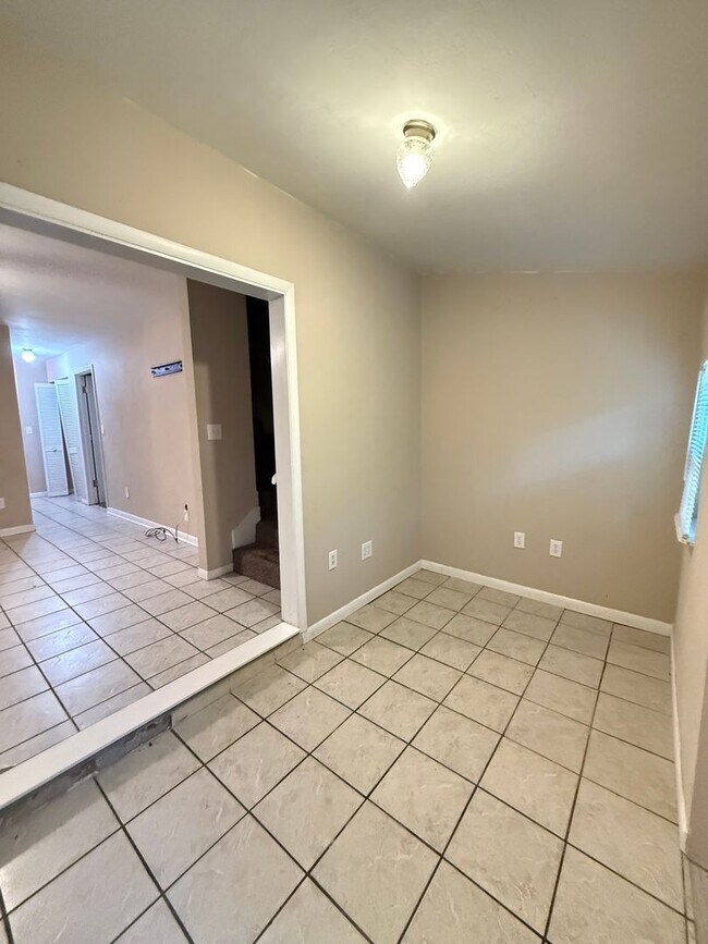 Building Photo - 1721 SW 68th Terrace