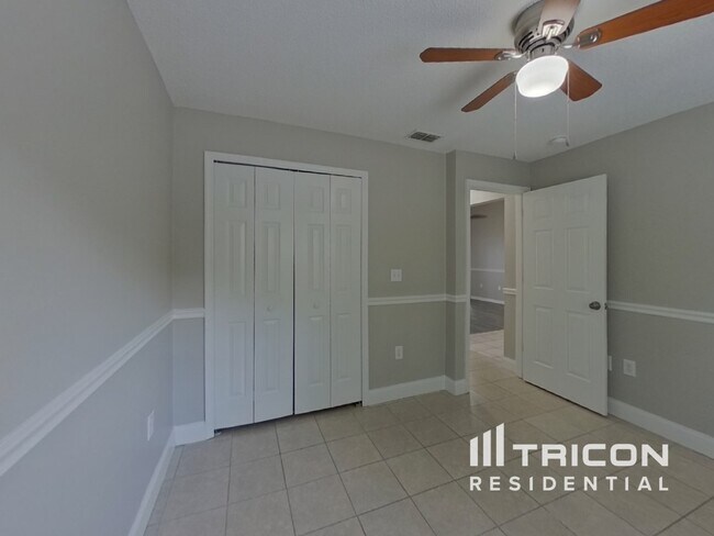 Building Photo - 2950 Canoe Cir