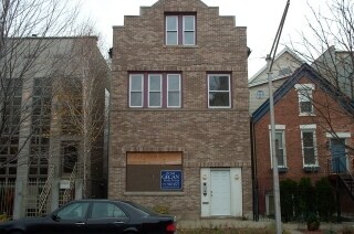 Building Photo - 1320 N Leavitt St