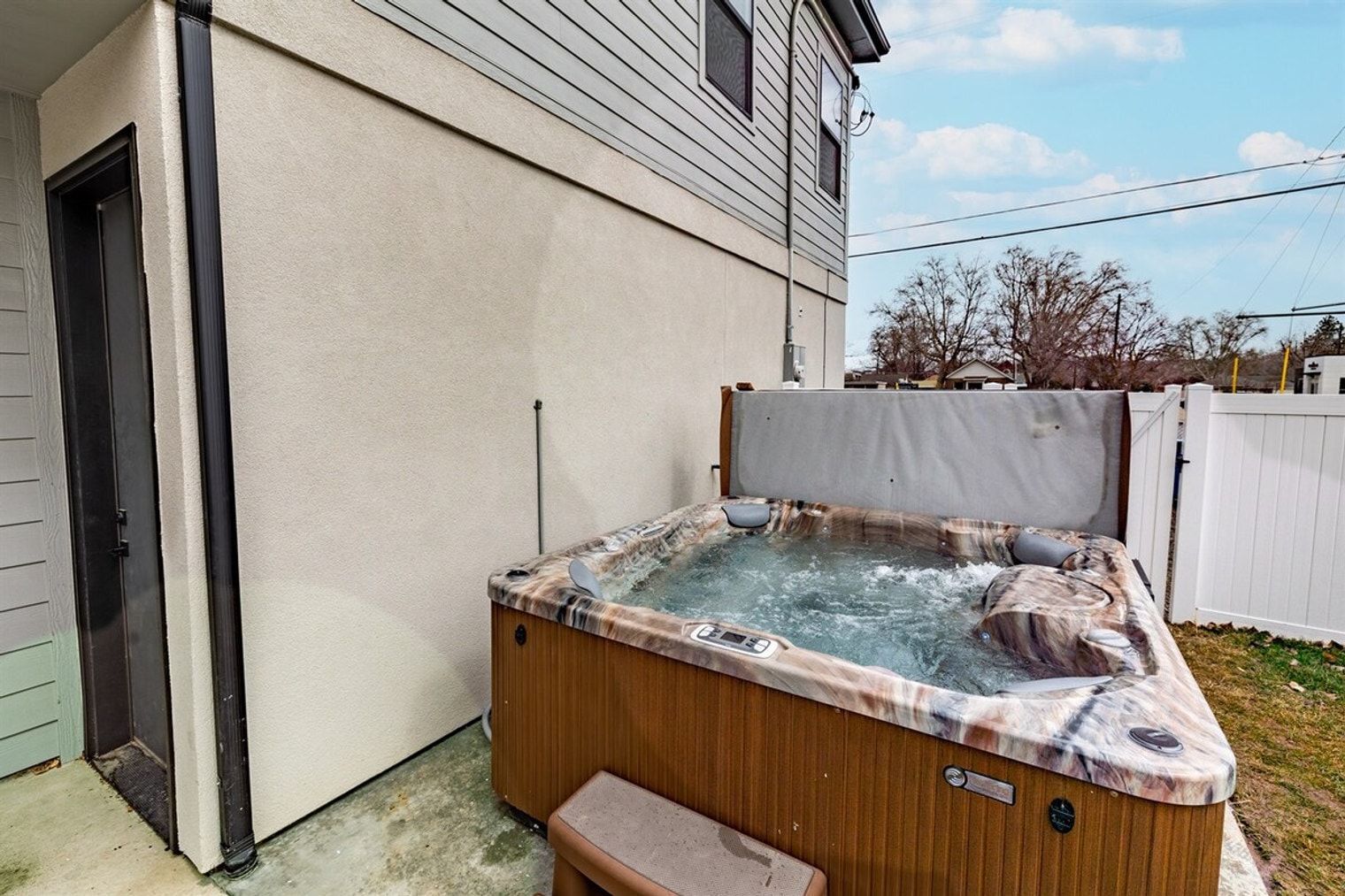 Building Photo - 1530 S Denver Ave