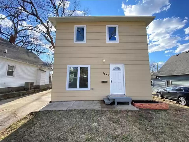 Building Photo - Stunning 4 Bed Home West of Drake
