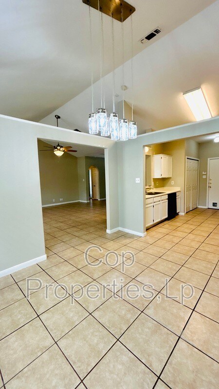 Building Photo - 6362 Parkland Oaks Dr