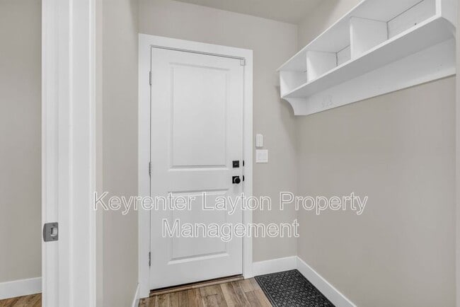 Building Photo - 1447 E Daylily Ct