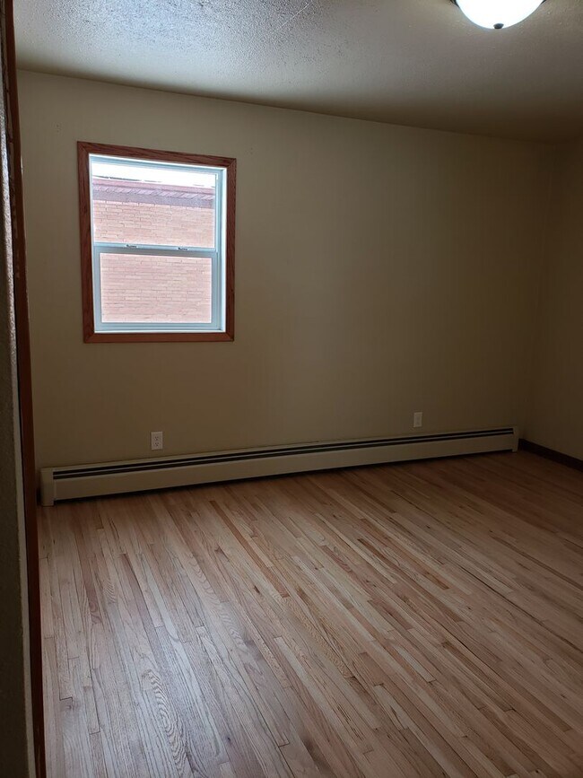 Building Photo - 1417 3rd Ave NW