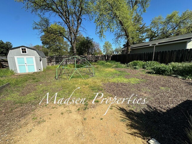 Building Photo - 910 Sequoyah Ave