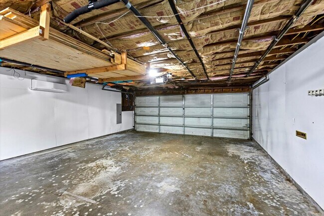 Building Photo - 1310 Harbor View Dr